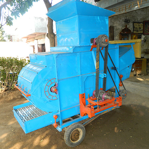 Tractor Driven Hydrolic Groundnut Machine