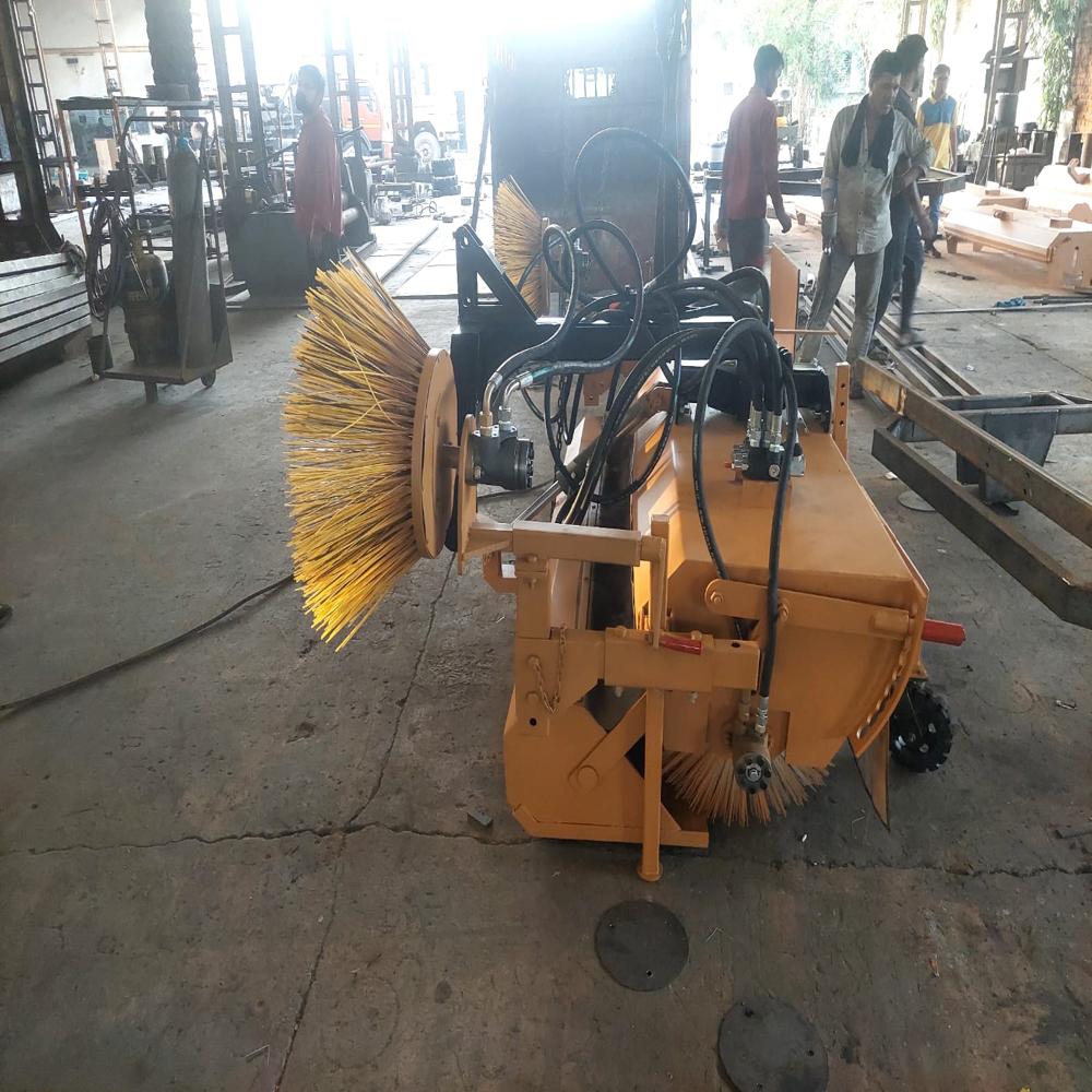 Hydraulic Road Broomer With Side Brush