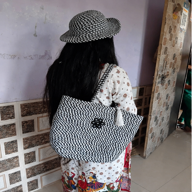 Jute Cap With Bag