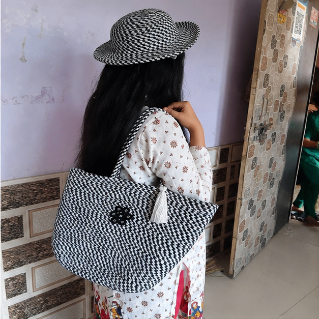 Jute Cap With Bag