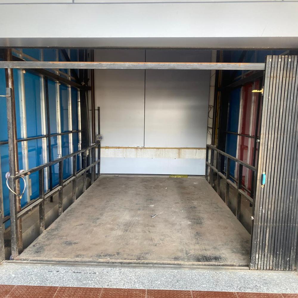 Hydraulic Passenger Lift