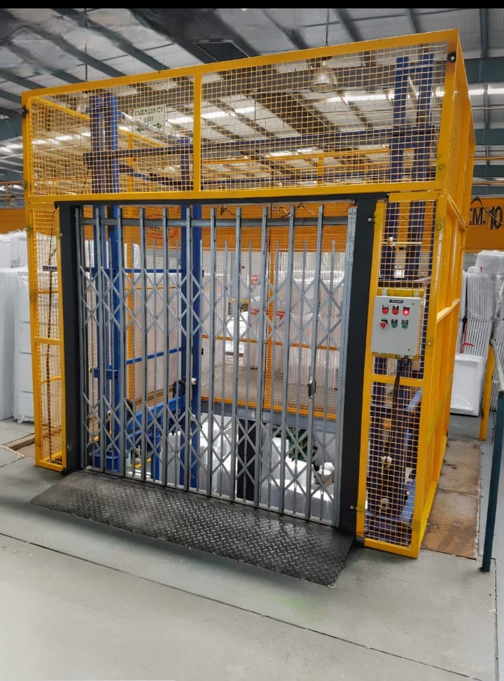 Hydraulic Passenger Lift