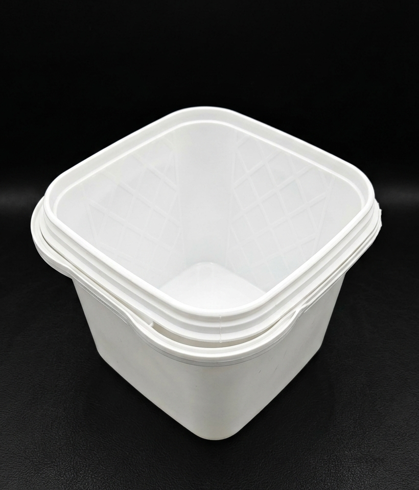 9 Ltr Square Bucket - Color: White