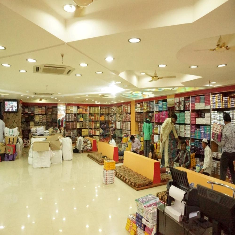 GARMENTS INTERIOR