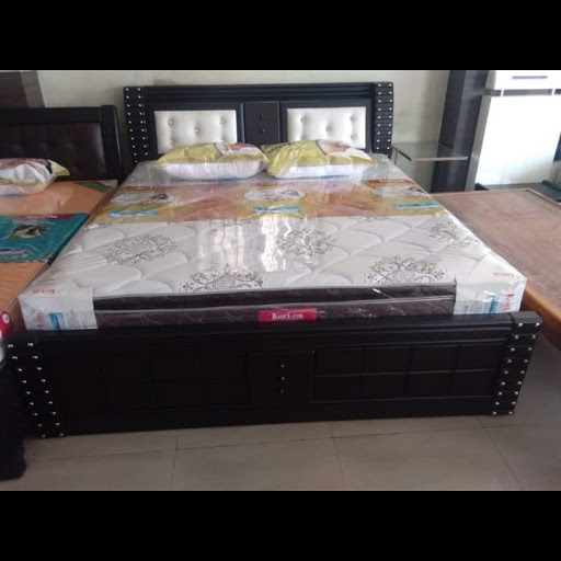 King Size Wooden Cot