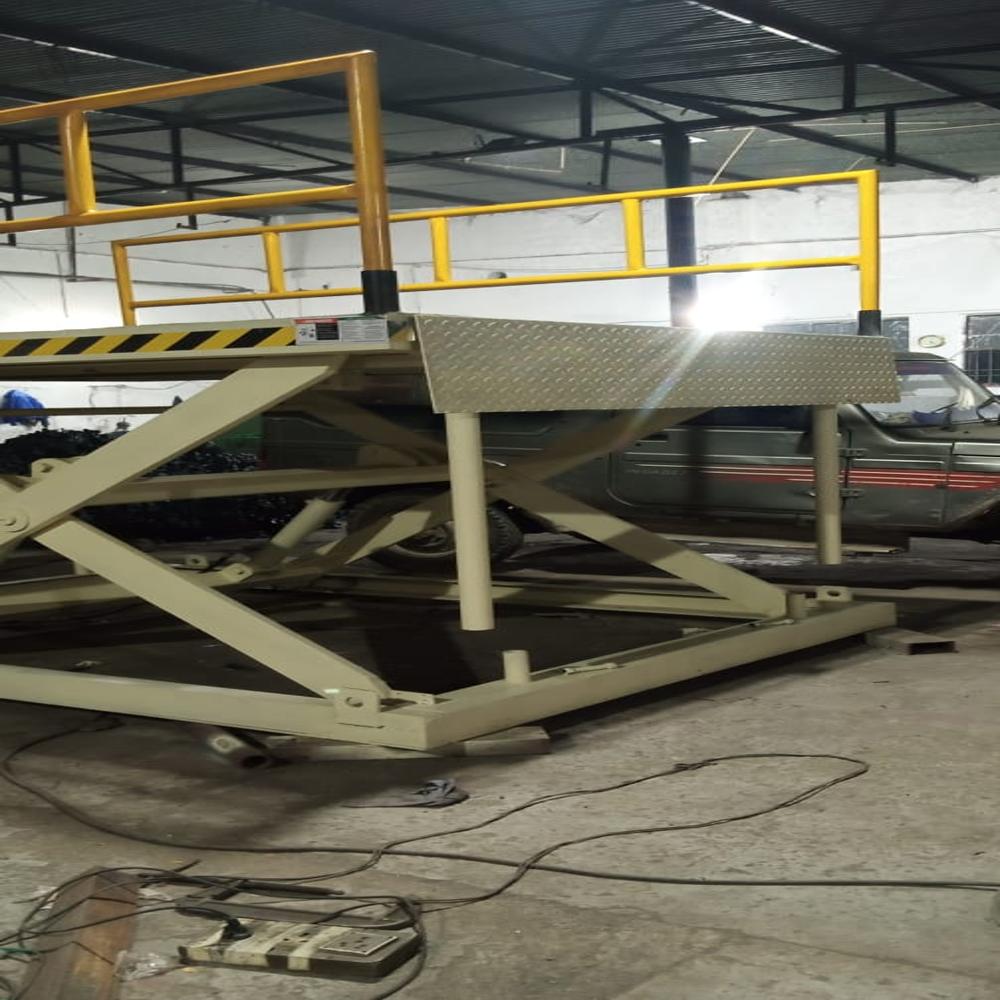 Automobile Hydraulic Scissor Lift - Capacity: 3 Ton