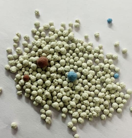 Natural Bentonite Granular Cat Litter with high absorption and clumping with Fragrances