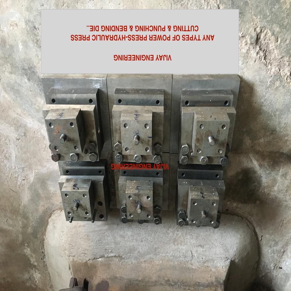 Round Punches Die
