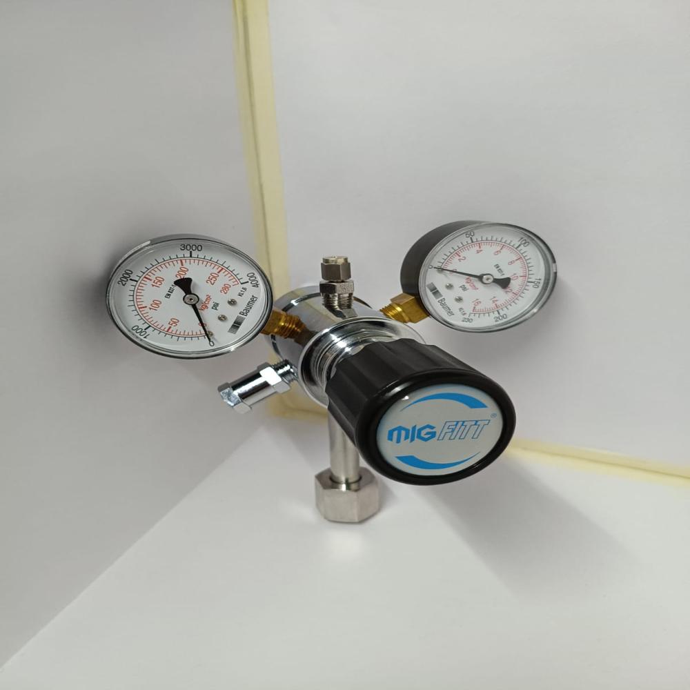 Two-Stage Gas Cylinder Pressure Regulator
