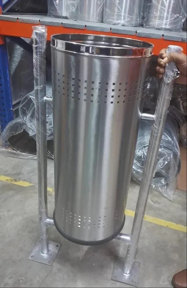 Mofna Stainless Steel Single Pole Dustbin With Lid Capacity 40 Liter
