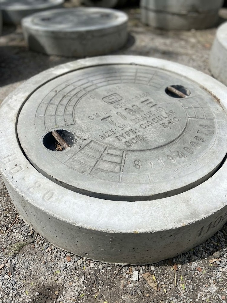 20 HD Cemented Manhole Cover