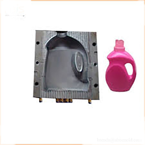 Plastic blow mould