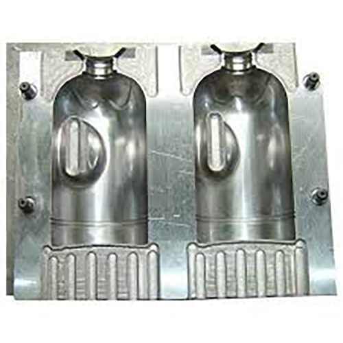 Plastic blow mould