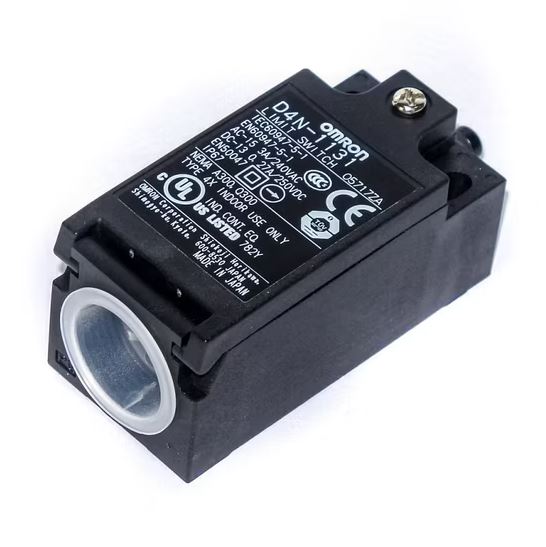 D4n-1131 Limit Switch - Material: Plastic Housing