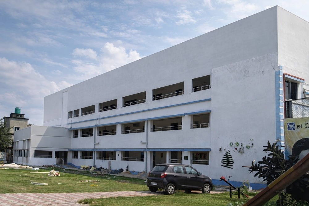 Prefabricated School Building - Color: As Per Requirement