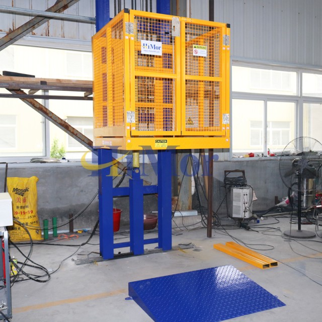 Hydraulic Goods Lift