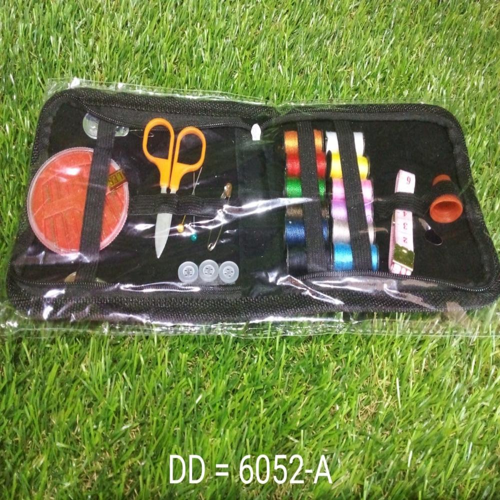 33pc Purse Sewing Set For Carrying Various Sewing Items And Stuffs In It. - Color: Mix