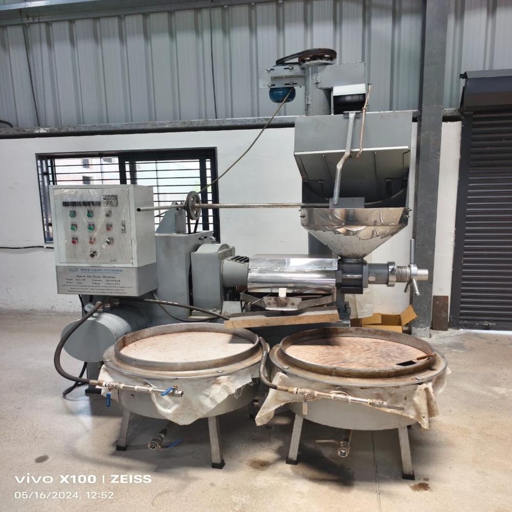 Sunflower oil extraction machine