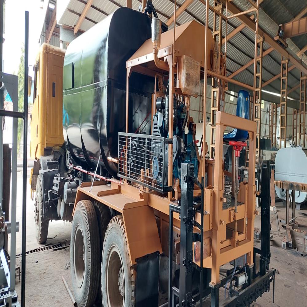Bitumen Distributor - Air Pressure: 8 Bar
