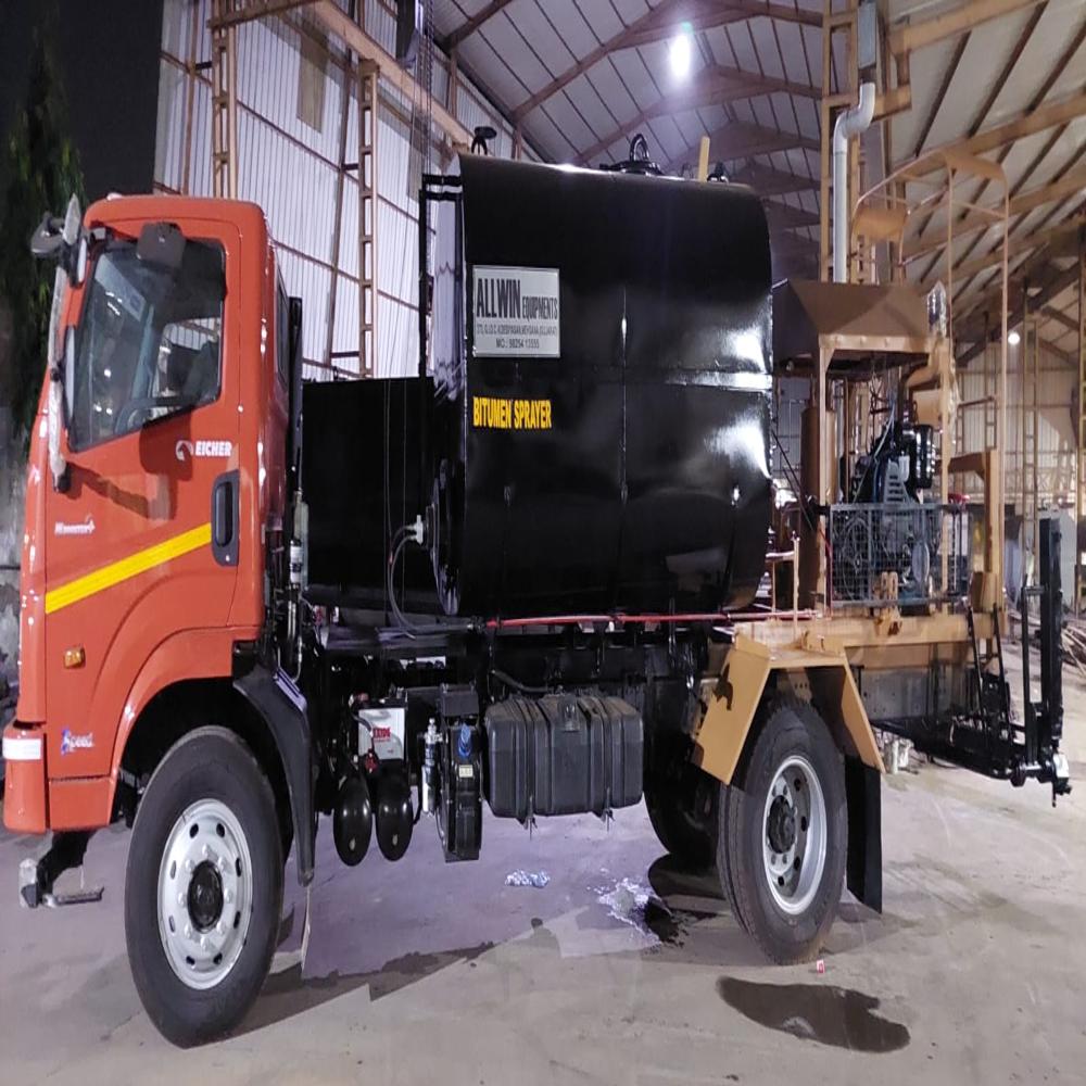 Bitumen Distributor - Air Pressure: 8 Bar