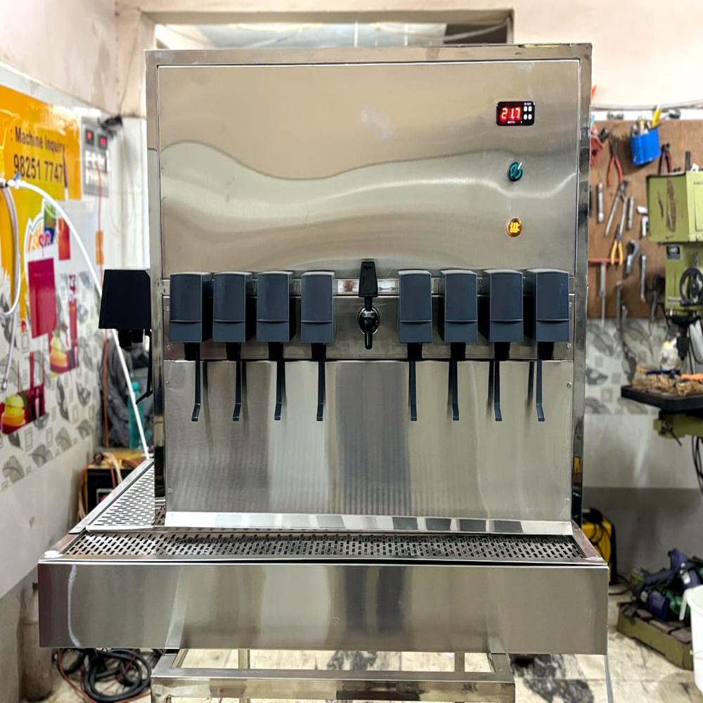 Soda Vending Machine - Automatic Grade: Automatic