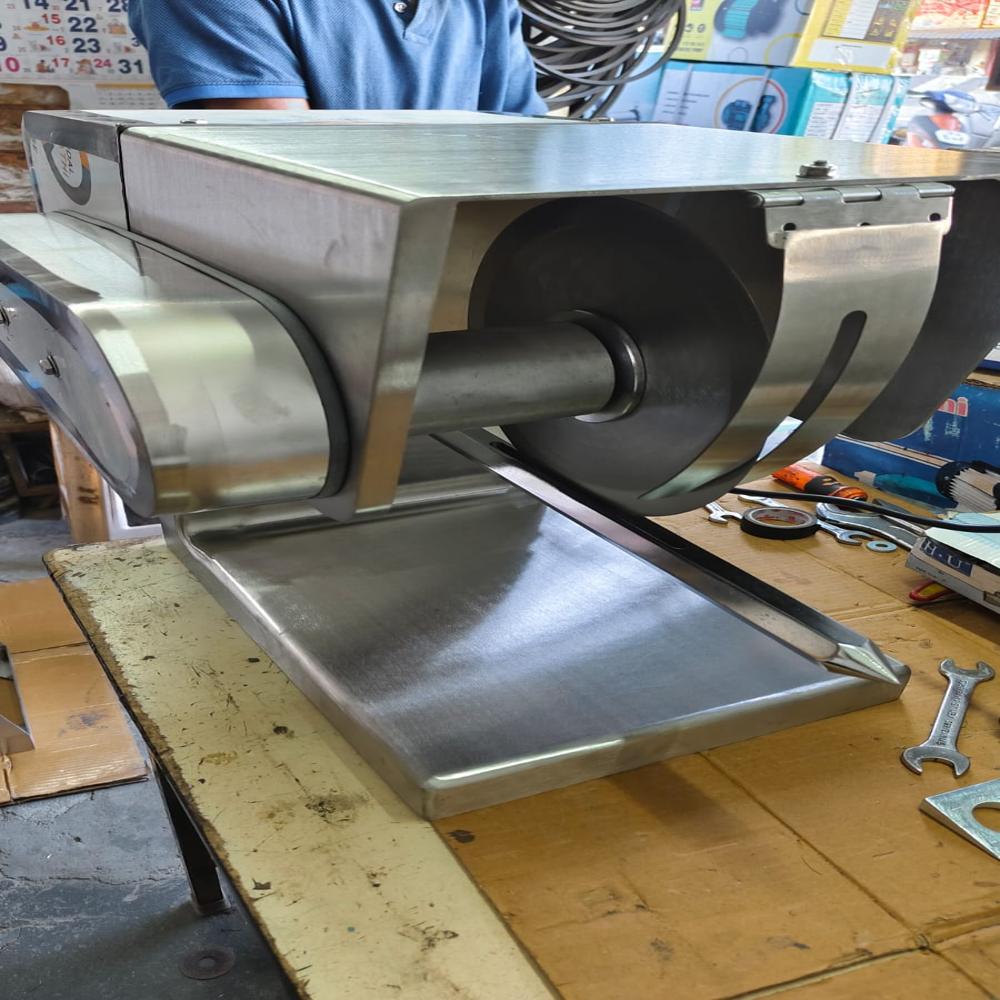 Manual Chicken Cutting Machine - Capacity: 100 Kg/hr