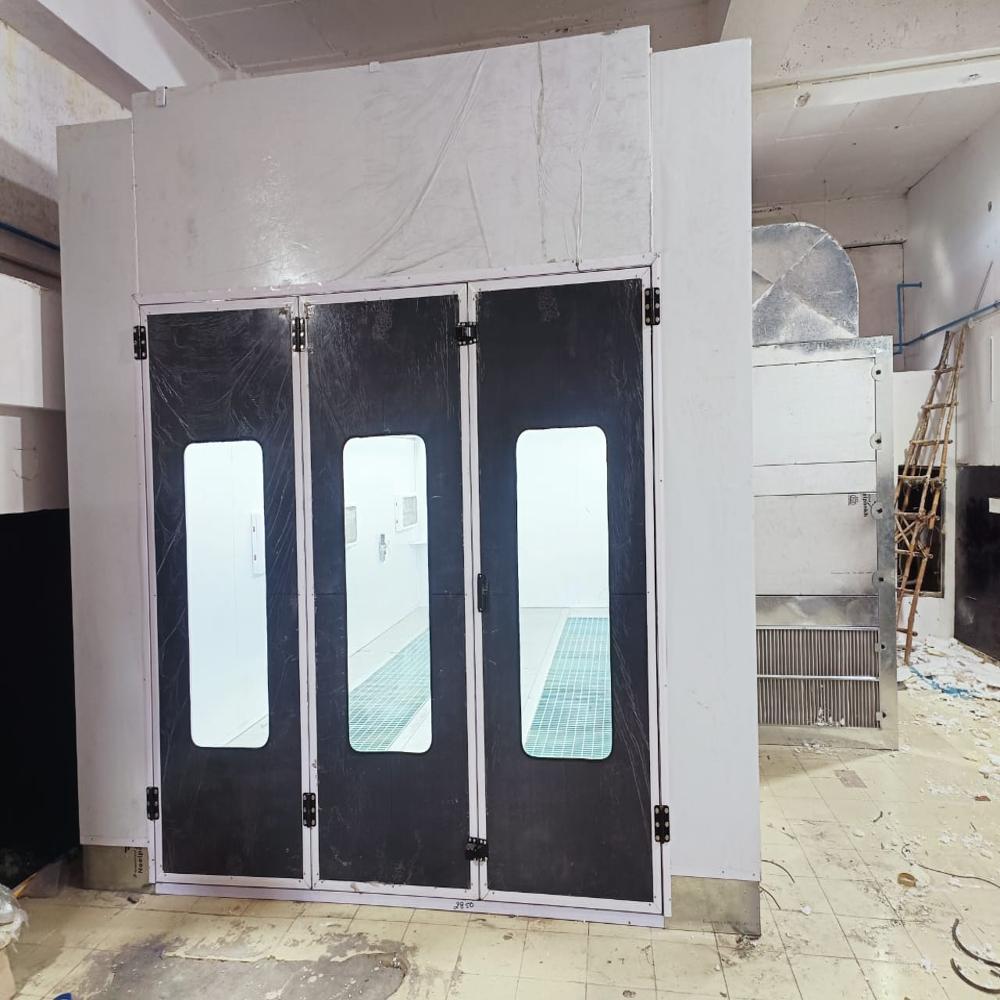 Paint Booth - Color: Orange & Black
