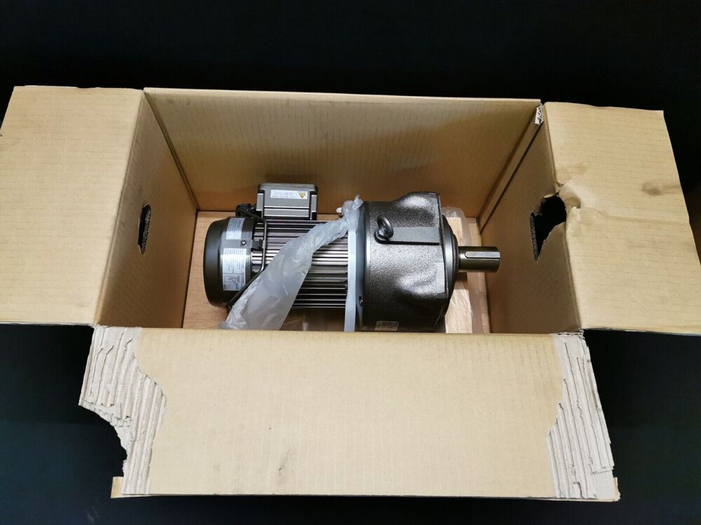 GMTA040 38U120BNQ 0.4kW gear ratio 1-120 Tsubaki Gear Motor