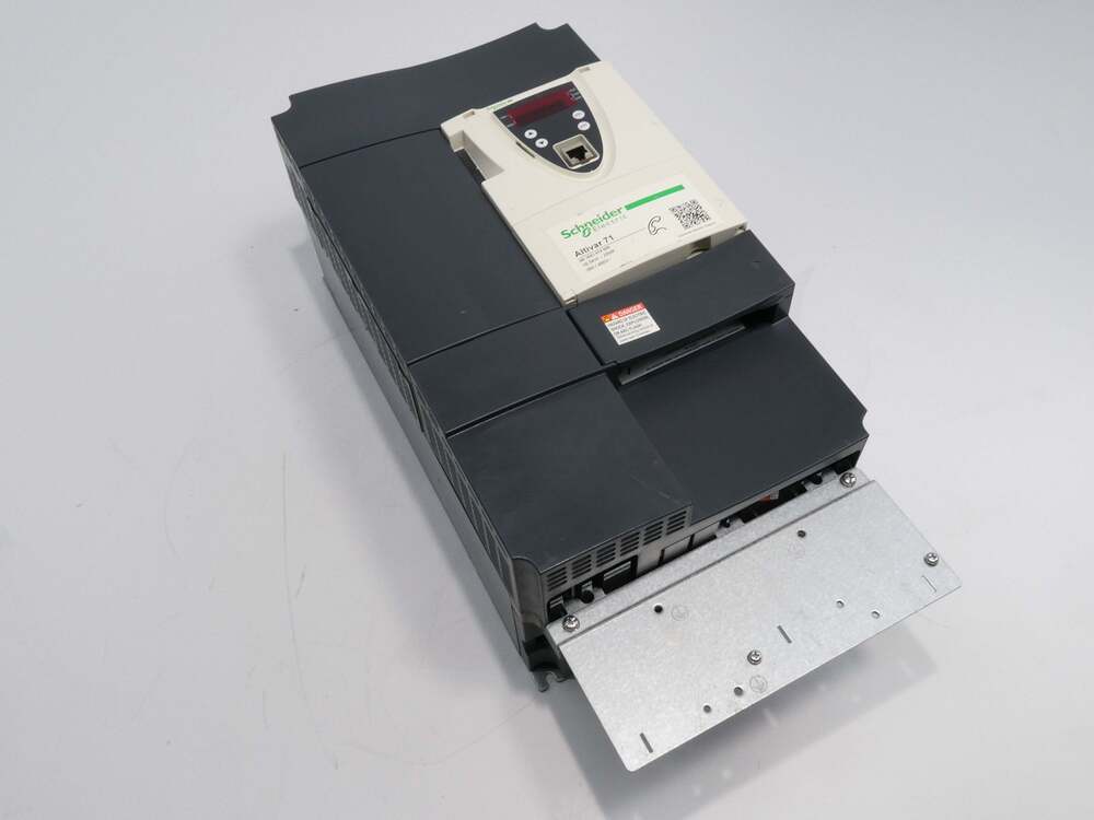 Schneider Electric Altivar 71 ATV71HD18N4Z Frequenzumrichter