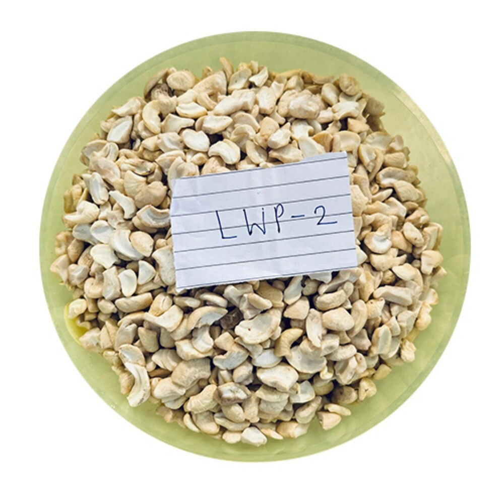 Lwp-2 Broken Cashew - Cultivation Type: Common