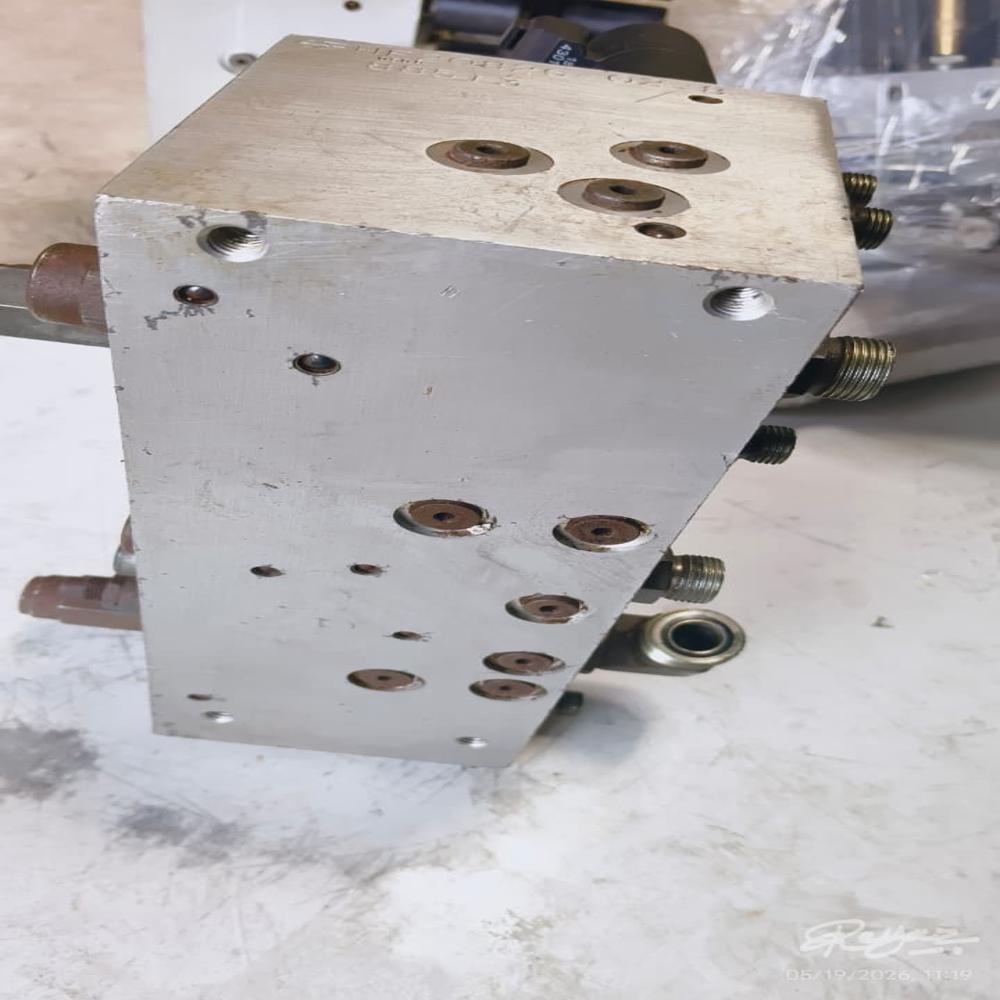 Genie S65 Main Hydraulic Valve Bank / Manifold Assembly