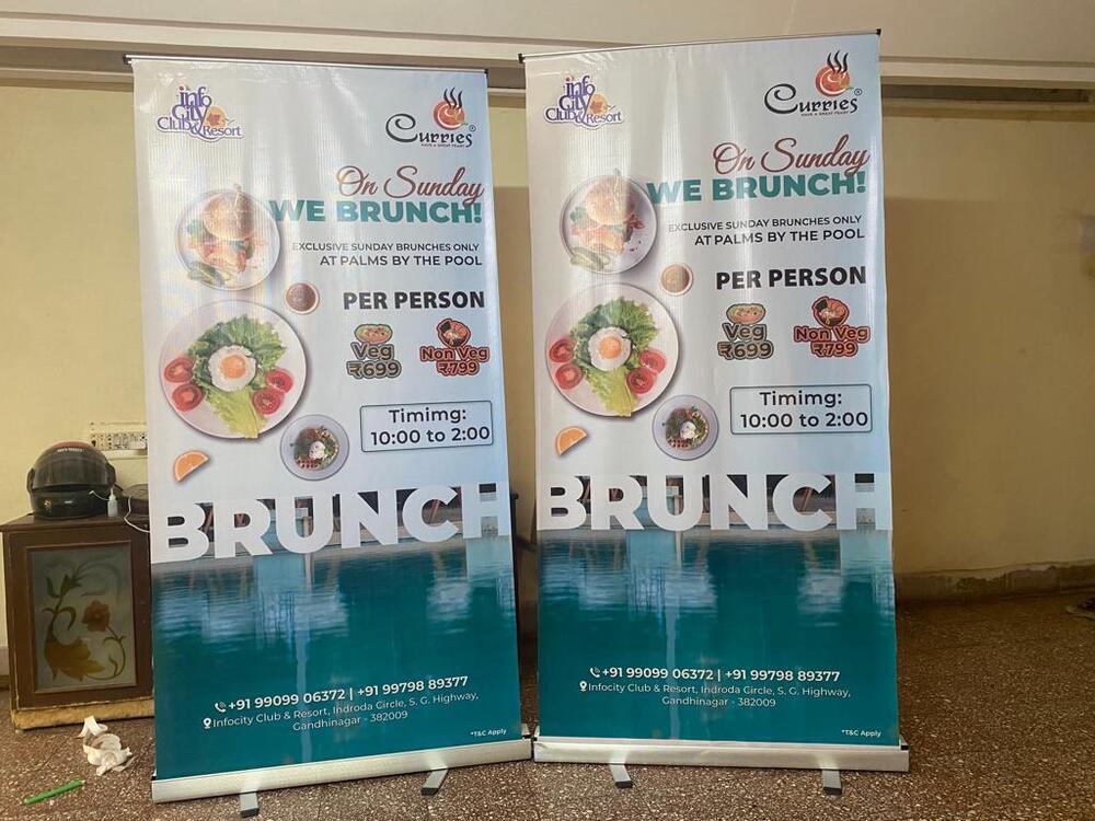 Roll Up Standee
