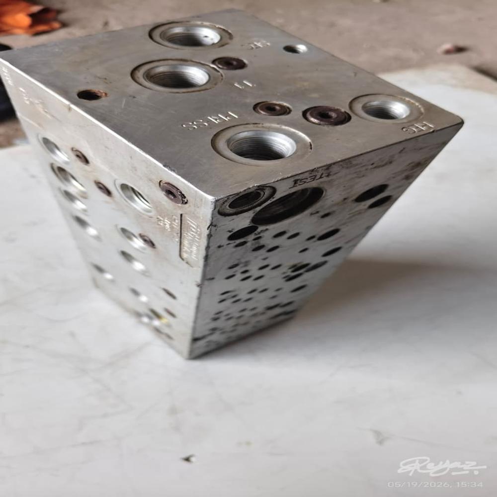 Compact Controls CP11377 R7 Hydraulic Manifold Valve Block for Boom Lift