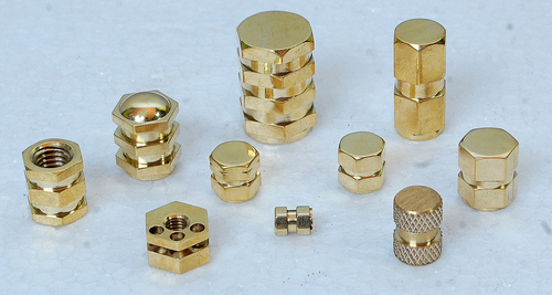 पीतल का इन्सर्ट