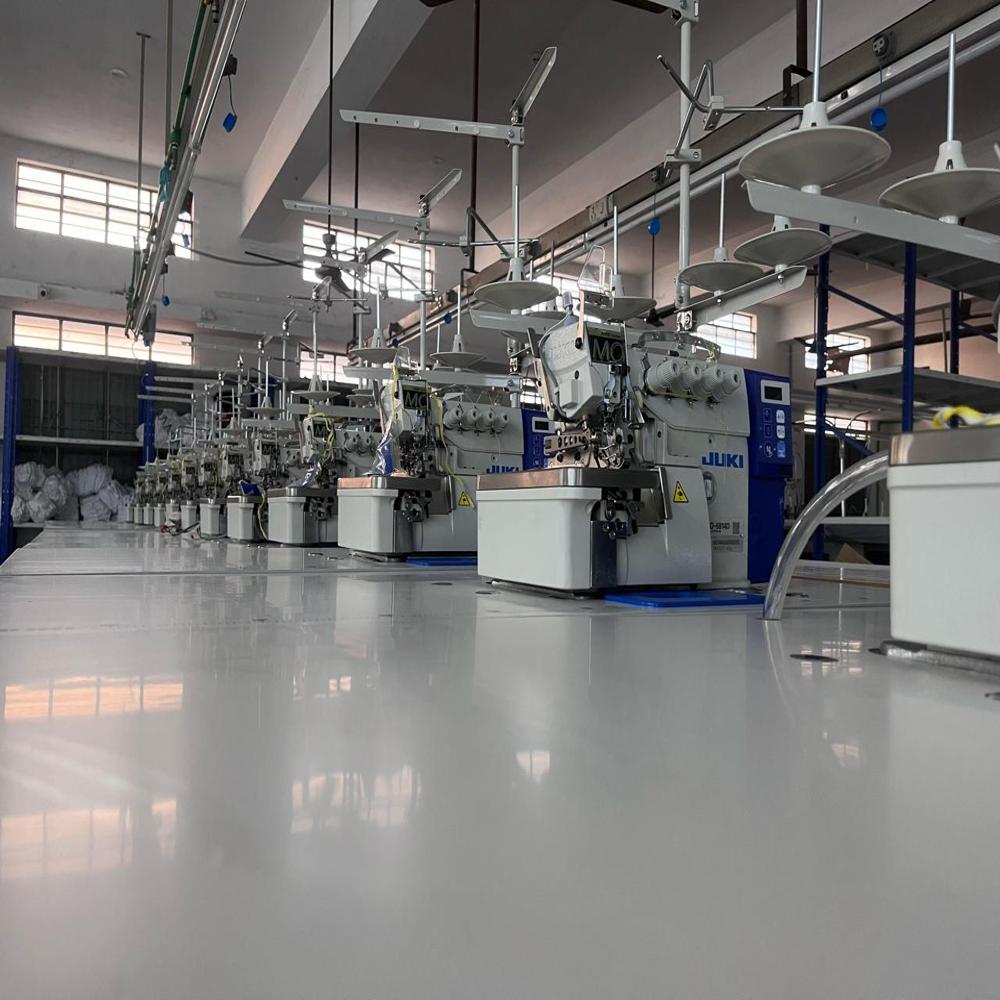 JUKI MO 6814 D OVERLOCK SEWING MACHINE