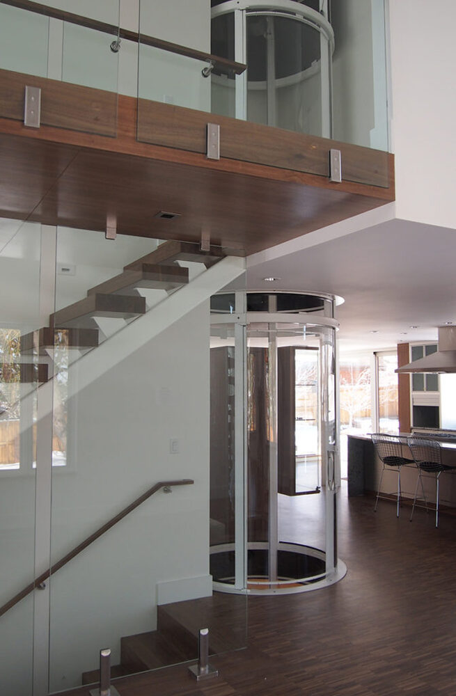 Hydraulic Elevator - Capacity: 4-13 Persons