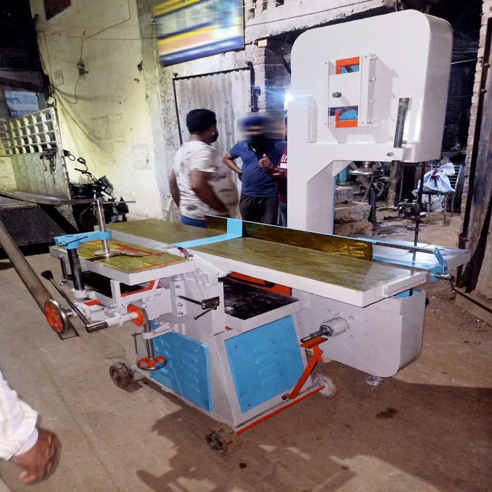 Wood Planer With Attached Bandsaw And Chain Motoriser