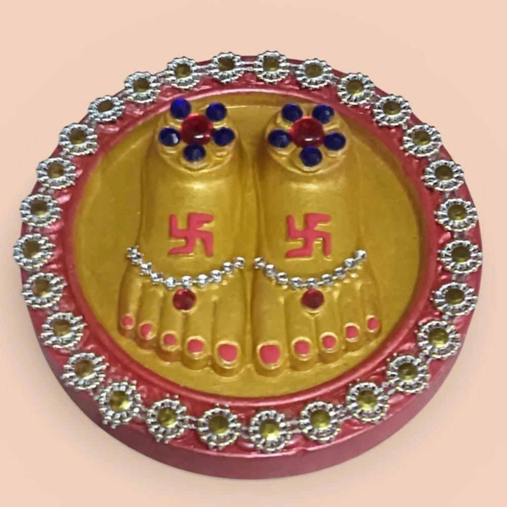 Ld-charn Paduka Round - Color: Red