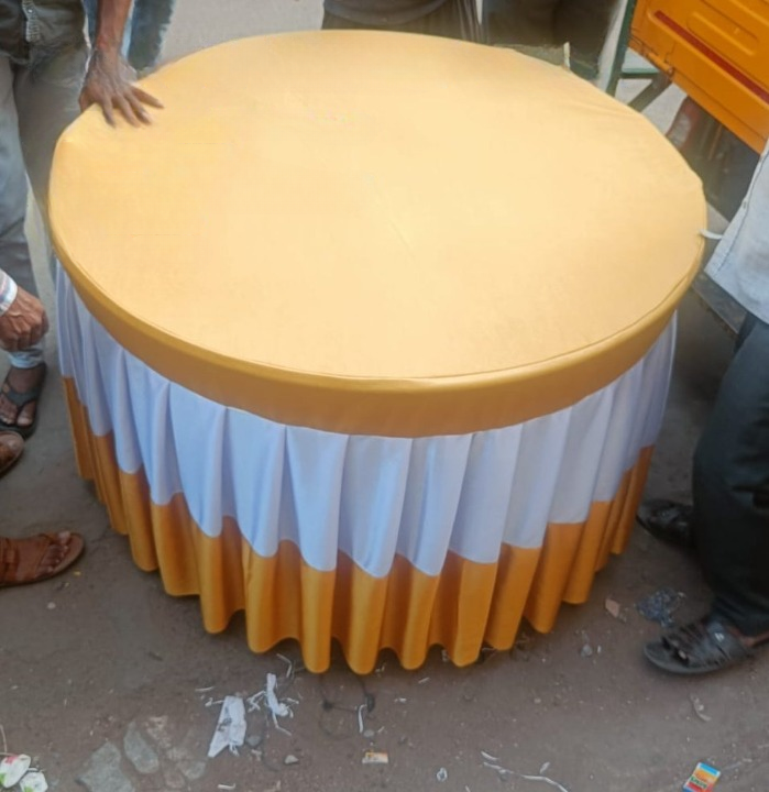 READYMADE ROUND TABLE COVER