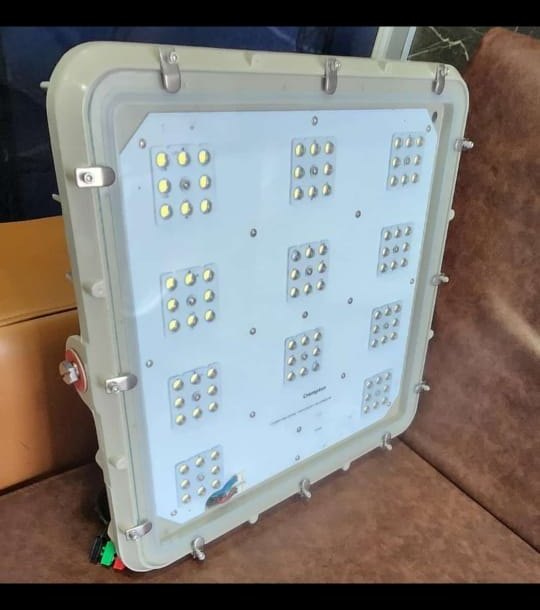 500 W Pluto Led Crompton Light - Color: Cool White