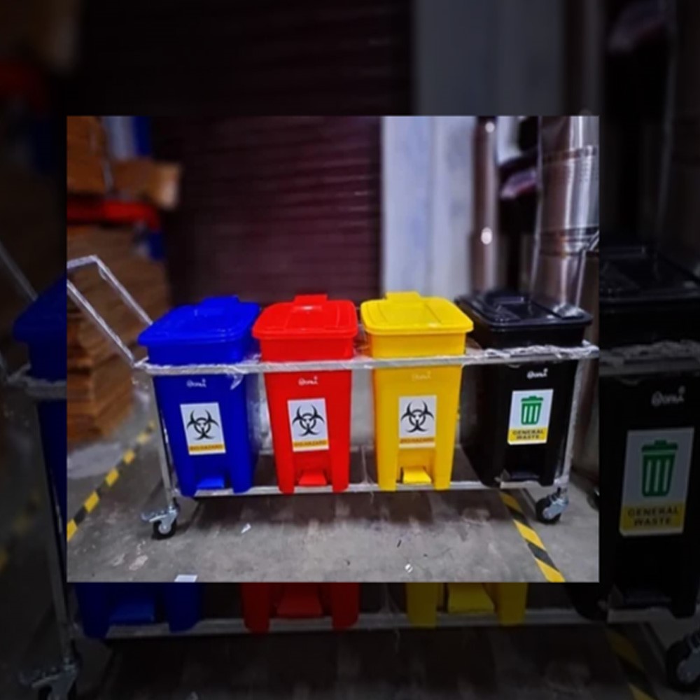 Plastic Bio Medical Trolley Dustbin, 40 Liter