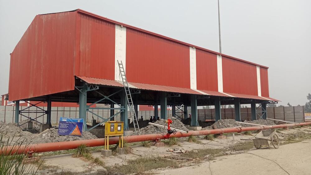 Prefabricated steel building