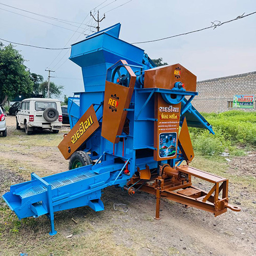 Groundnut Thresher  With Conveyor Belt
