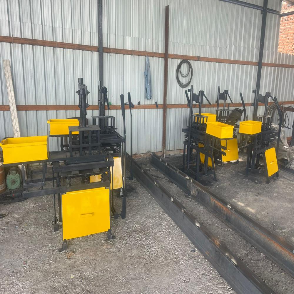 Manual Fly Ash Brick Machine - Color: As Per Requirement