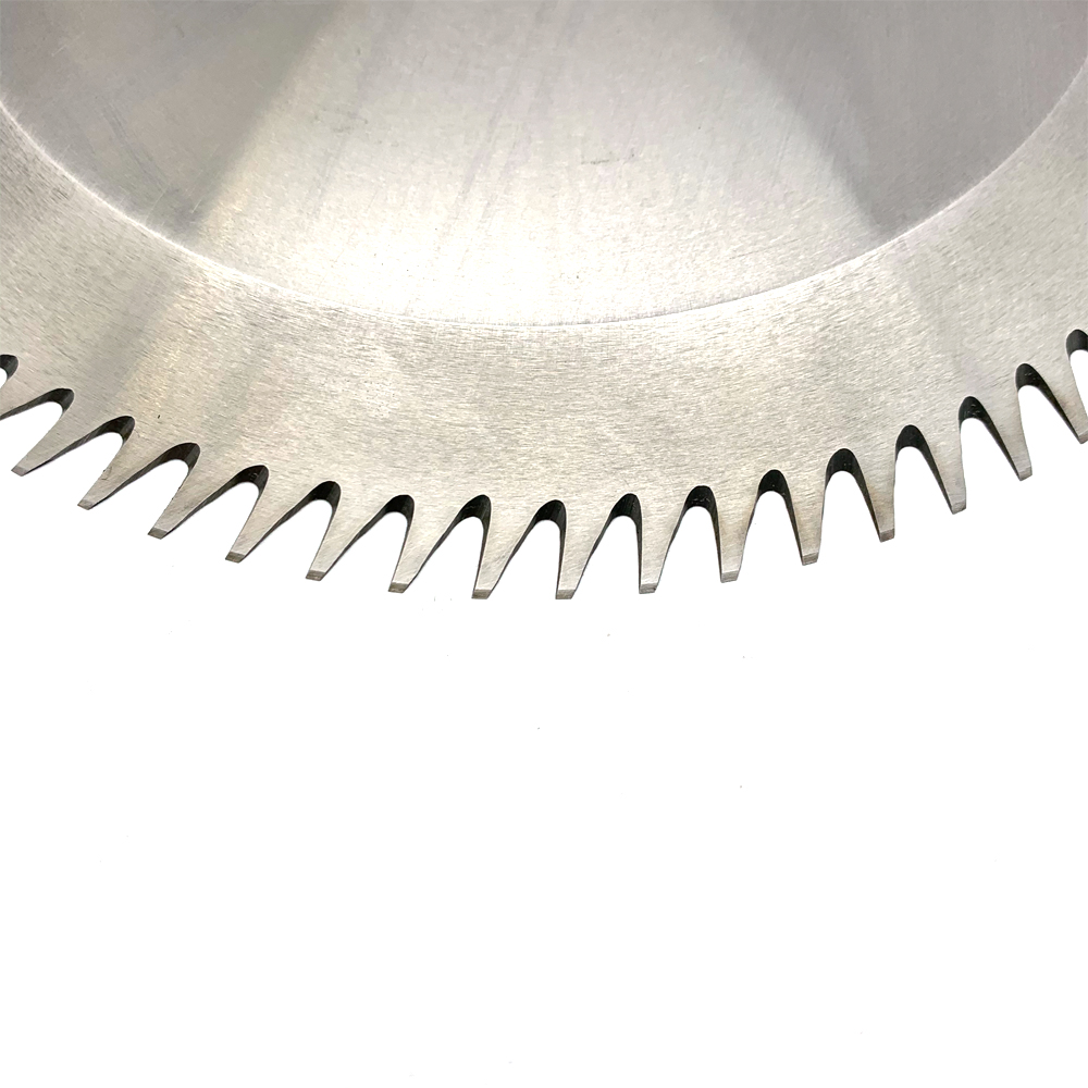 Banner Bias Cutting Knives