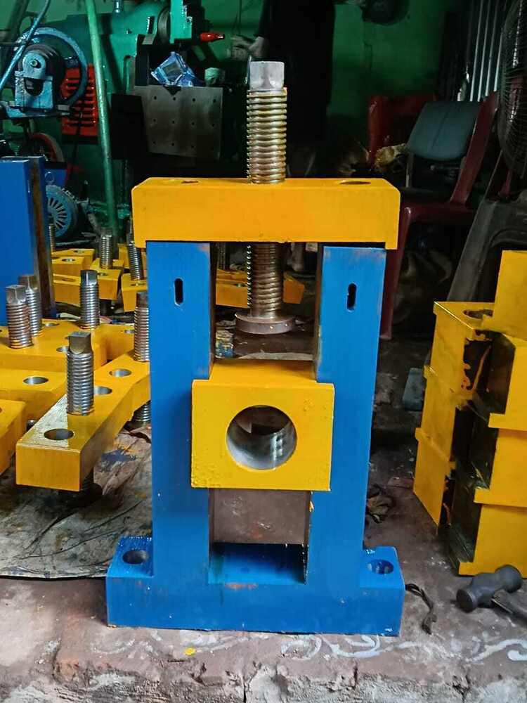 Heavy Duty Pillar Type Pipe Vice
