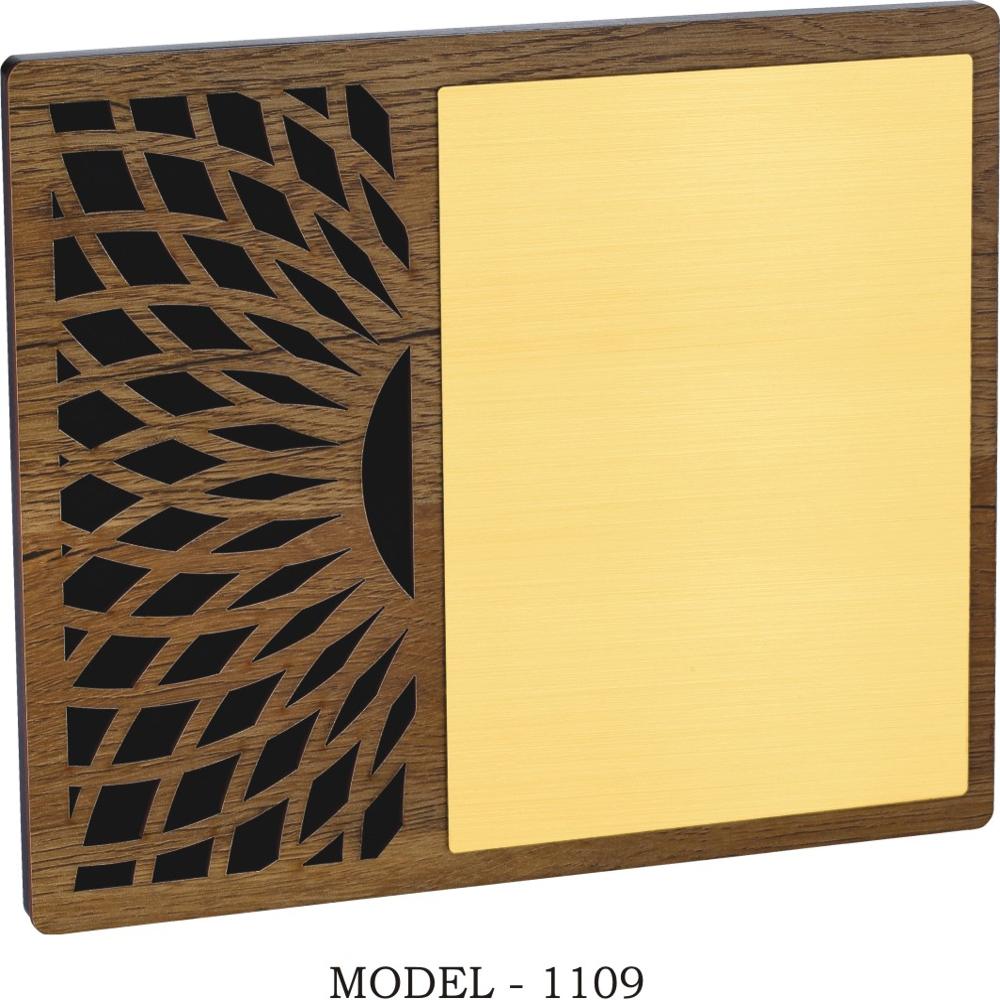 Arts In Wooden Plaques - Color: Brown