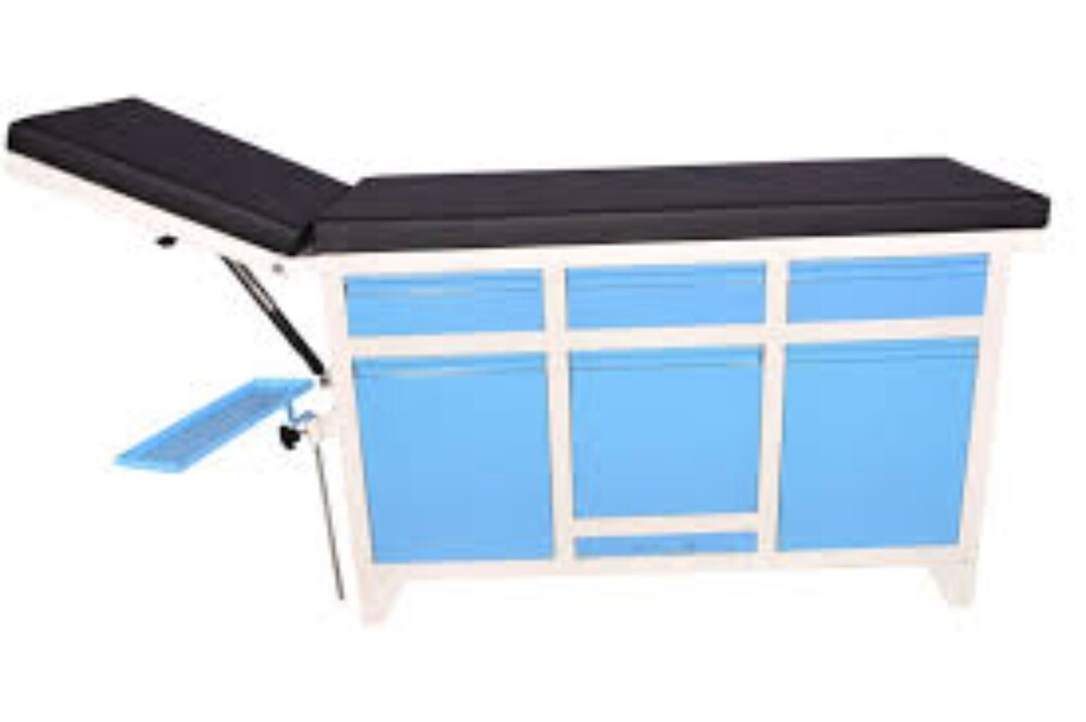 Examination Couch - Dimension (L*w*h): 1830 Mm X 610 Mm X 810 Mm