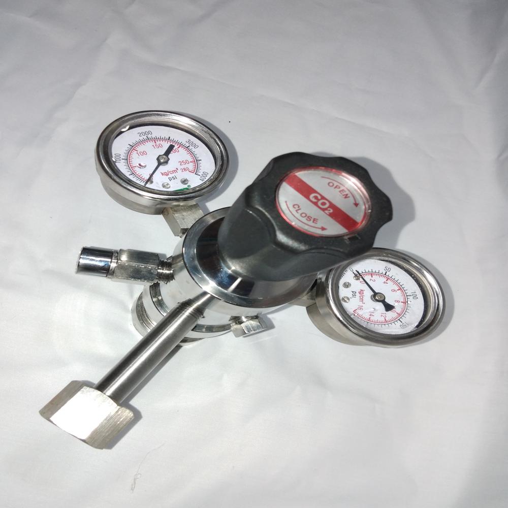 Co2 Gas Regulator - Stainless Steel, Silver Finish, Dual Gauge Dial | Clip-on, Semi-automatic, Leak-proof, Ergonomic Handle