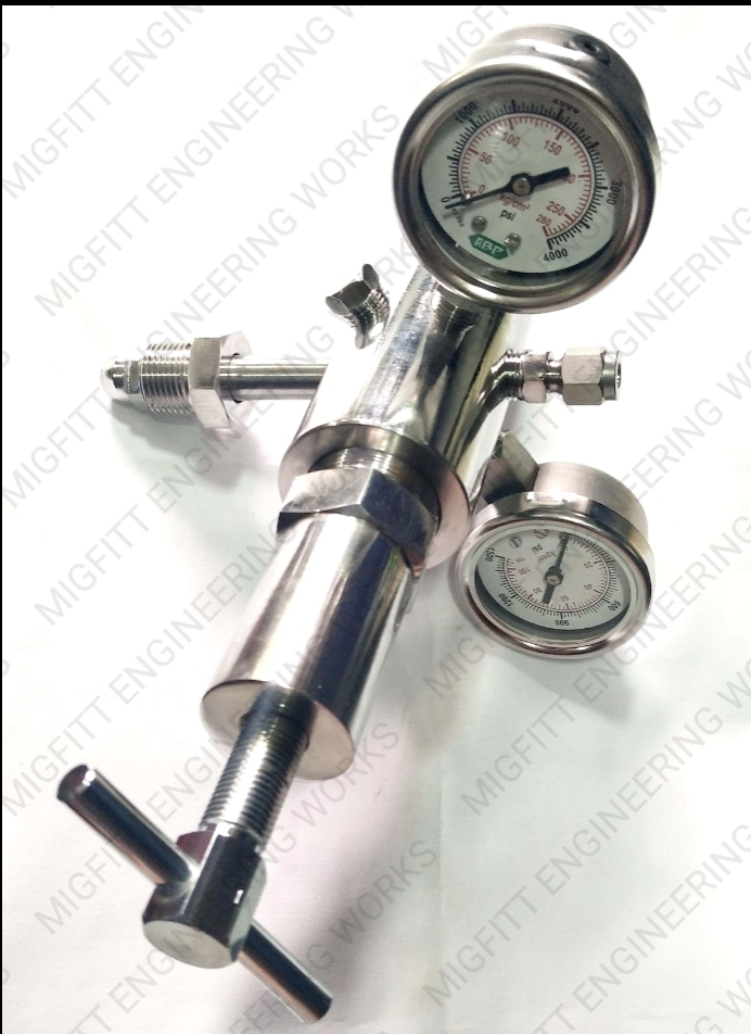 High Pressure Piston Regulator - Stainless Steel Ss 304, Dual Gauge, Up To 300 Bar, Ptfe Seat